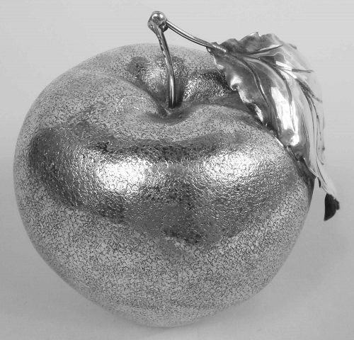 Stylish Buccellati Modern Silver Figural Apple Lighter